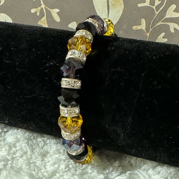 5/$25 ~ Alexander Kalifano-Gorgeous glass stretch bracelet - Picture 1 of 6